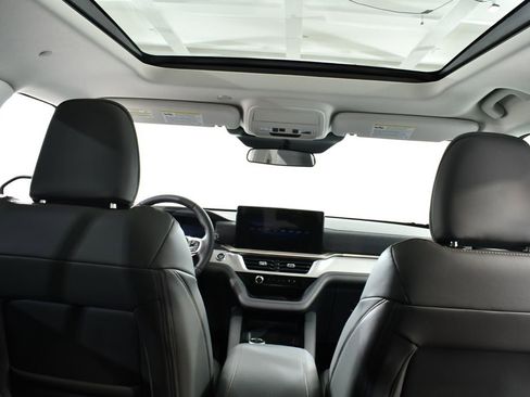 New 2026 Ford Explorer Active w/ Active Comfort Package AWD/4WD image 17