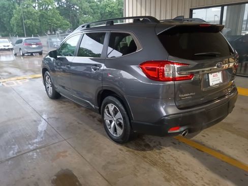 Used 2025 Subaru Ascent Premium image 8