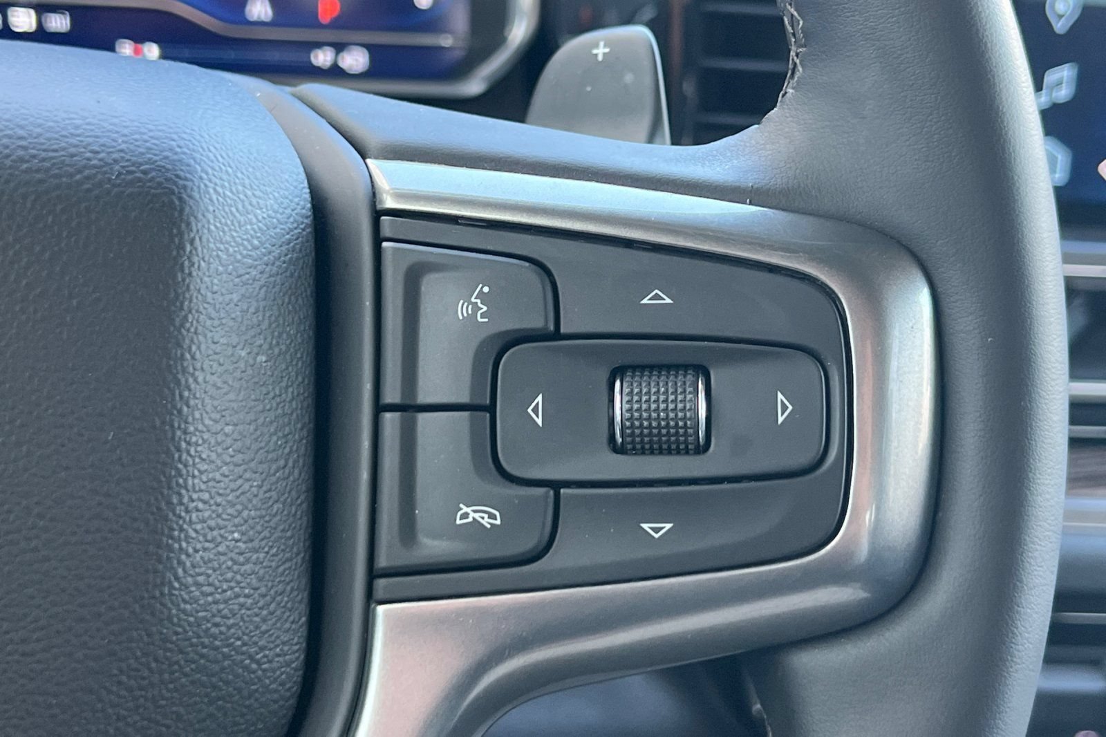 Used 2024 Chevrolet Silverado 1500 RST w/ Convenience Package II RWD image 33