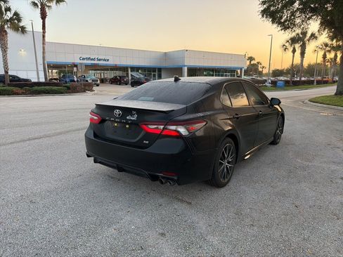 Used 2023 Toyota Camry SE w/ Cold Weather Package image 5