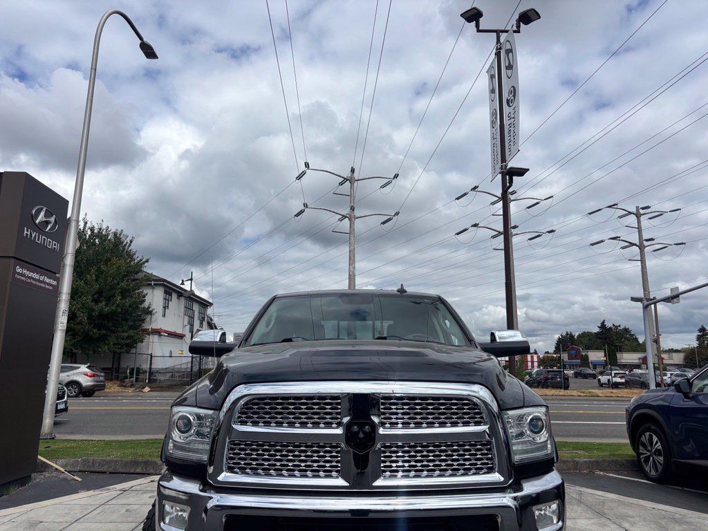 Used 2014 RAM 2500 Laramie w/ Convenience Group AWD/4WD image 3