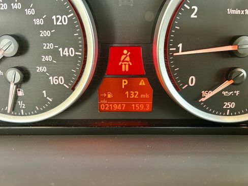 Used 2004 BMW 645Ci Convertible RWD image 18