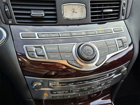 Used 2015 INFINITI Q70 3.7 image 23