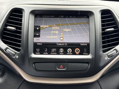 Used 2015 Jeep Cherokee Limited FWD image 17