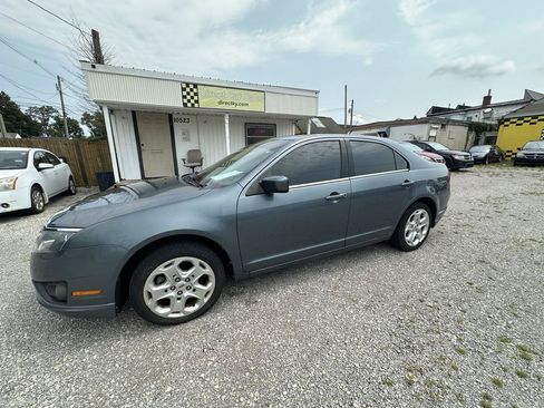 Used 2011 Ford Fusion SE FWD image 1