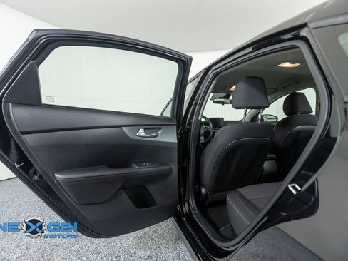 Used 2020 Kia Forte LXS FWD image 24