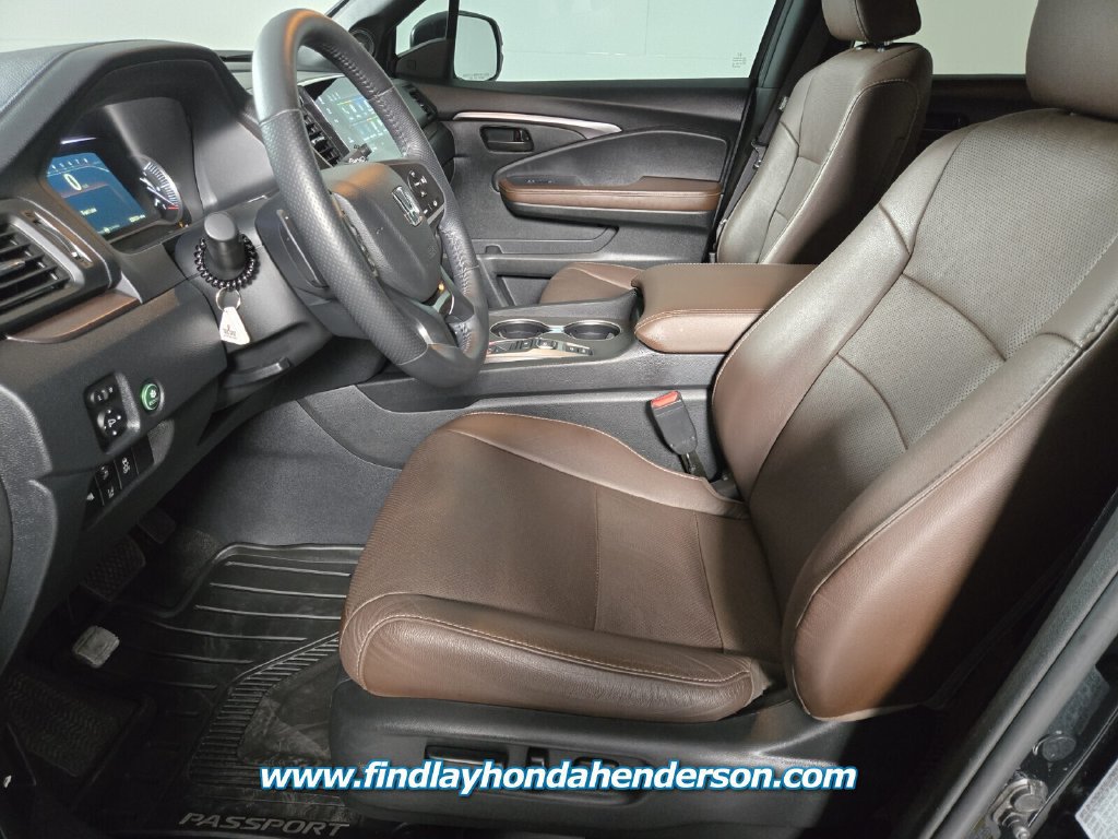 Certified 2025 Honda Passport EX-L image 15