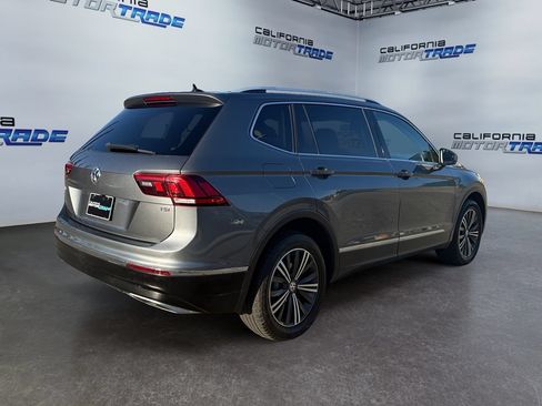 Used 2018 Volkswagen Tiguan SEL FWD image 5