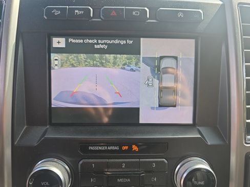 Used 2018 Ford F150 Platinum w/ Equipment Group 701A Luxury AWD/4WD image 17