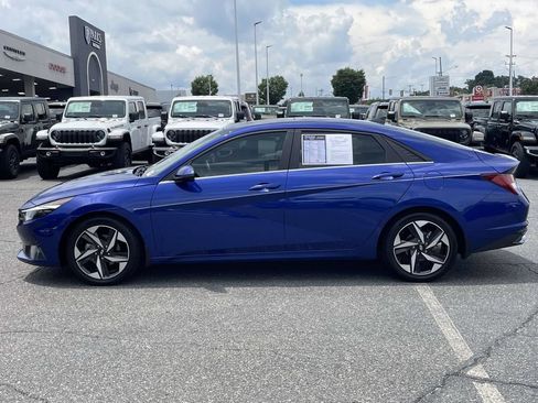 Used 2022 Hyundai Elantra Limited FWD image 5