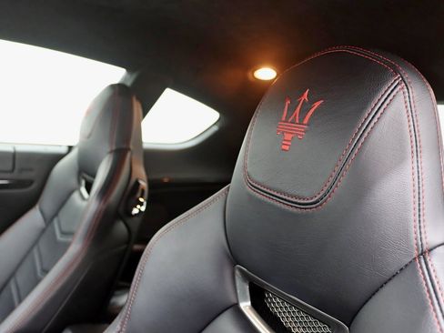Used 2014 Maserati GranTurismo Sport image 24