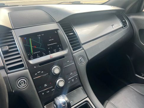 Used 2019 Ford Taurus SEL image 17