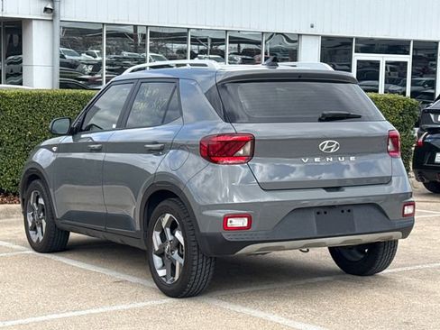 Used 2020 Hyundai Venue SEL w/ Convenience + Premium Package image 7