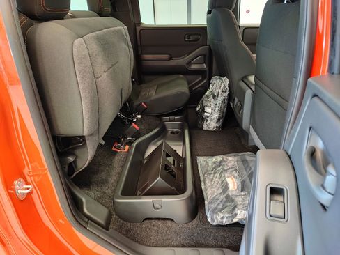 New 2026 Nissan Frontier PRO-4X w/ Pro-4x Convenience Package image 17