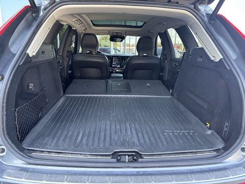 Used 2019 Volvo XC60 T5 Momentum w/ Premium Package AWD/4WD image 28