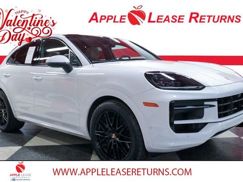 Used 2025 Porsche Cayenne Coupe image 1