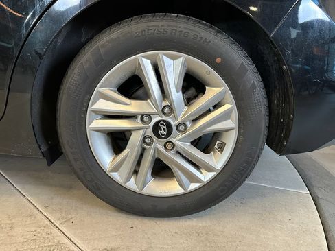 Used 2020 Hyundai Elantra Value Edition w/ Cargo Package (C1) FWD image 24