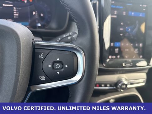 Certified 2025 Volvo XC40 B5 Core image 22