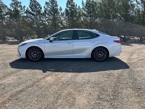 Used 2025 Toyota Camry XSE FWD image 3