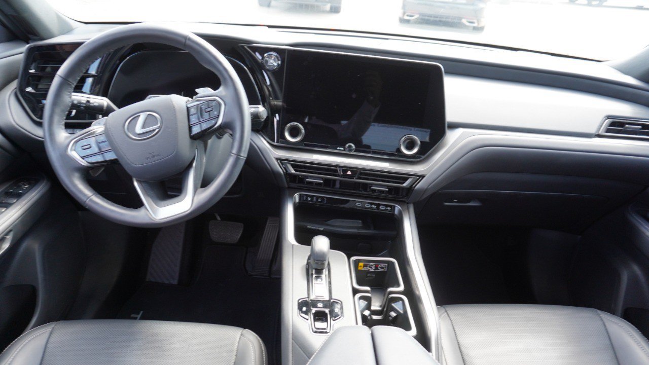 Certified 2025 Lexus TX 350 FWD w/ Technology Package image 16