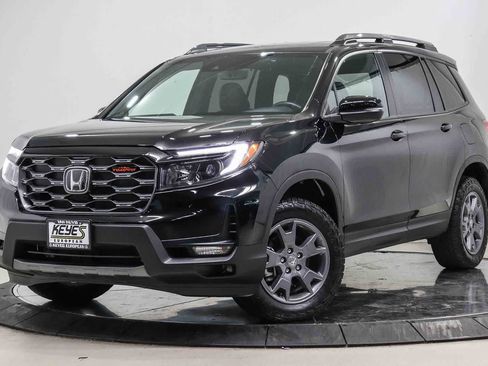 Used 2024 Honda Passport TrailSport image 1