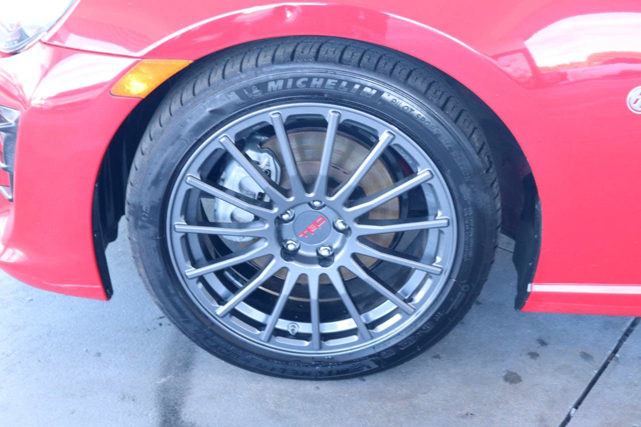 Used 2020 Toyota 86 RWD image 12