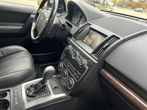 Used 2013 Land Rover LR2 HSE image 26