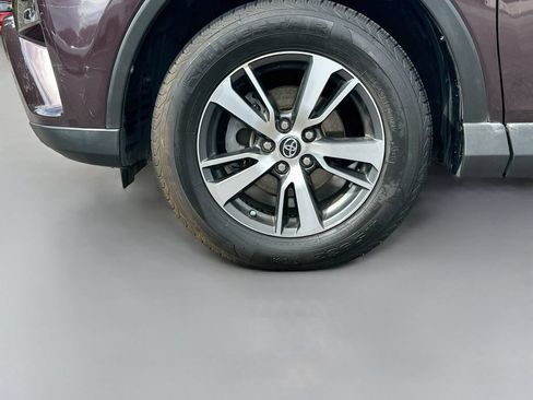 Used 2018 Toyota RAV4 XLE FWD image 31
