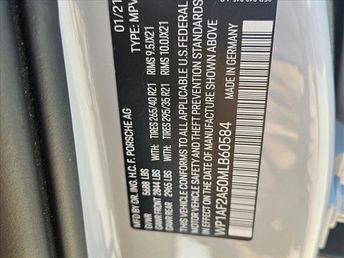 Used 2021 Porsche Macan Turbo image 26