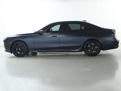 Used 2023 BMW 760i xDrive w/ Luxury Rear Seating Package AWD/4WD image 42