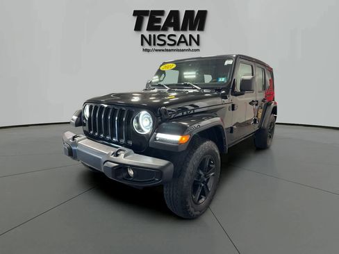 Used 2021 Jeep Wrangler Unlimited Sahara image 3