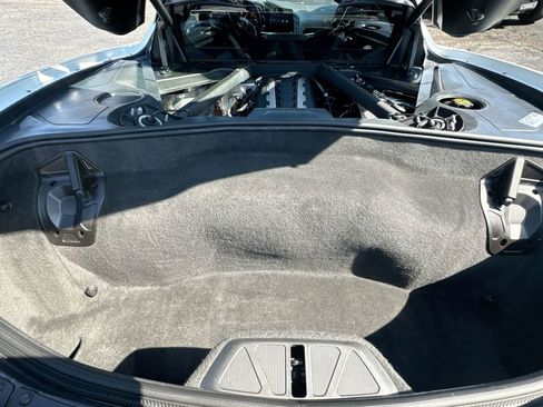 Used 2024 Chevrolet Corvette Stingray Premium Cpe w/ Z51 Performance Package image 32