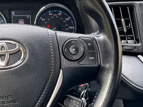 Used 2016 Toyota RAV4 XLE FWD image 25