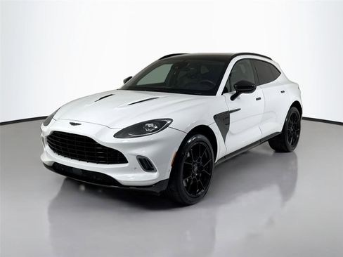 Used 2021 Aston Martin DBX image 10