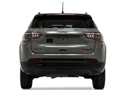 Used 2022 Jeep Compass Trailhawk w/ Trailhawk Convenience Group AWD/4WD image 8