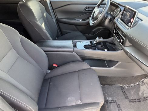 Used 2024 Nissan Rogue S FWD image 9