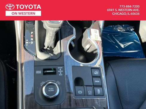 New 2025 Toyota Highlander Limited image 18