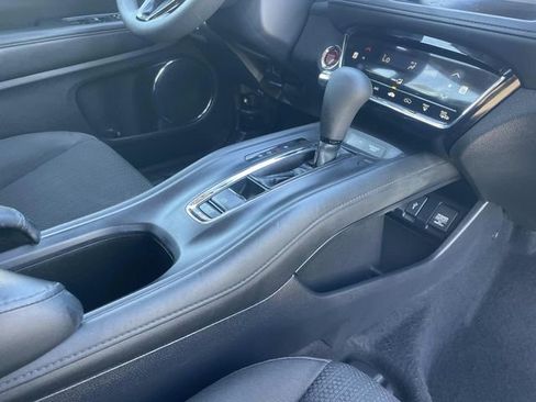 Used 2017 Honda HR-V EX image 36
