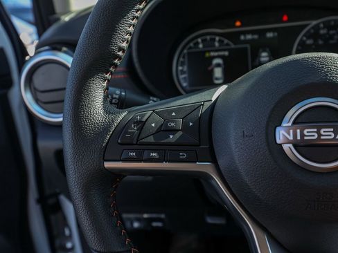 New 2025 Nissan Versa SR image 25