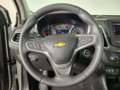 Used 2022 Chevrolet Equinox LT image 11