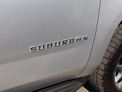 Used 2018 Chevrolet Suburban LT AWD/4WD image 7