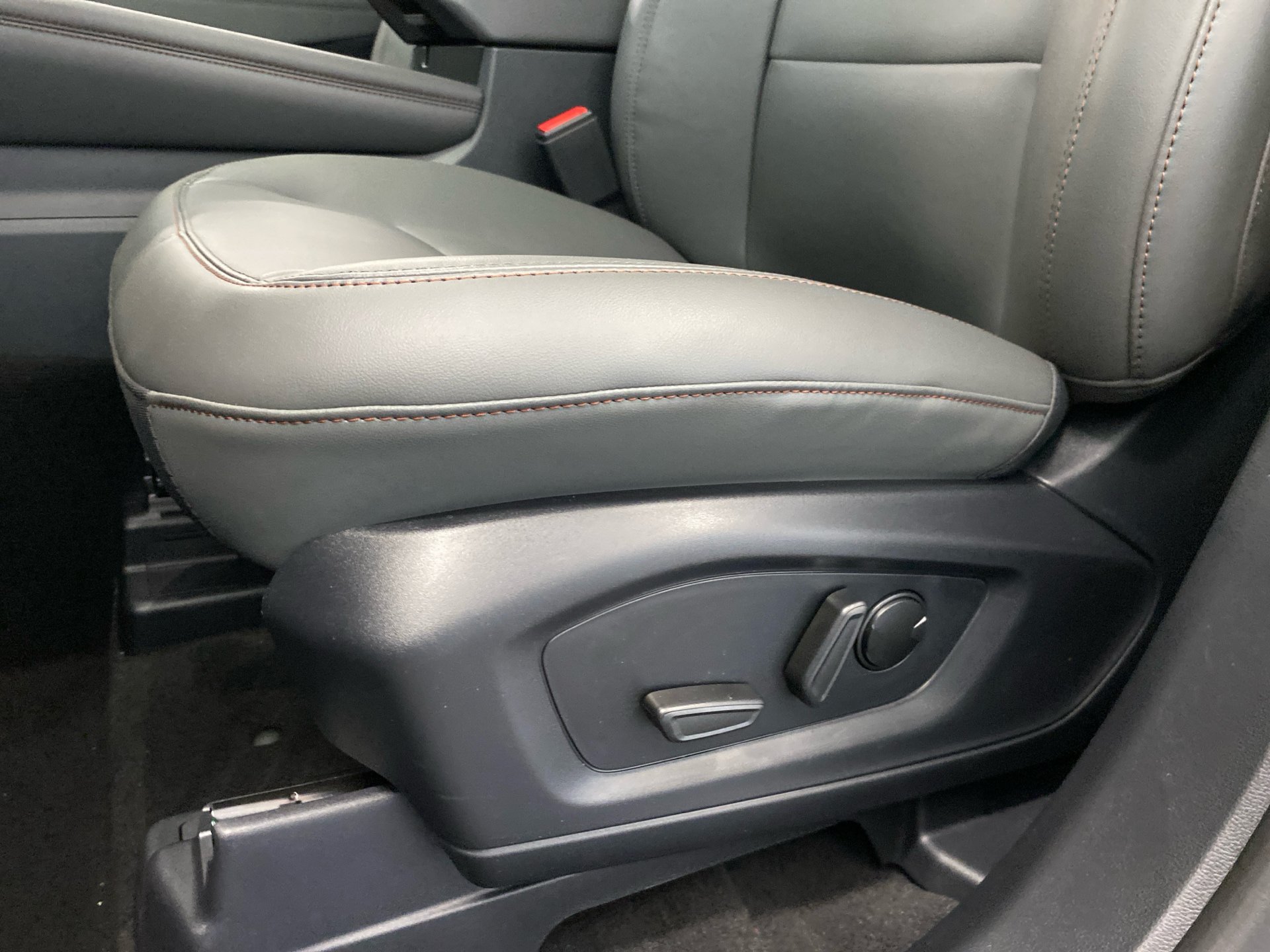 New 2026 Ford Explorer Active w/ Active Comfort Package AWD/4WD image 18