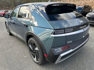 New 2026 Hyundai Ioniq 5 SEL video 3