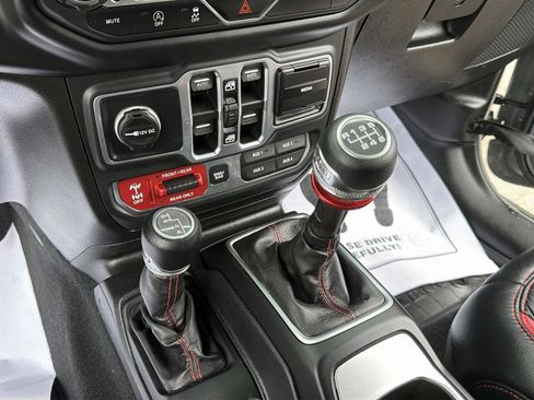 Used 2018 Jeep Wrangler Unlimited Rubicon AWD/4WD image 10
