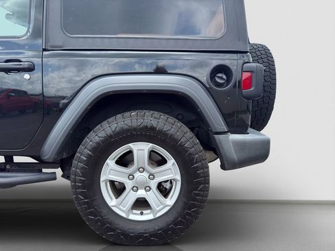 Used 2018 Jeep Wrangler Sport AWD/4WD image 22