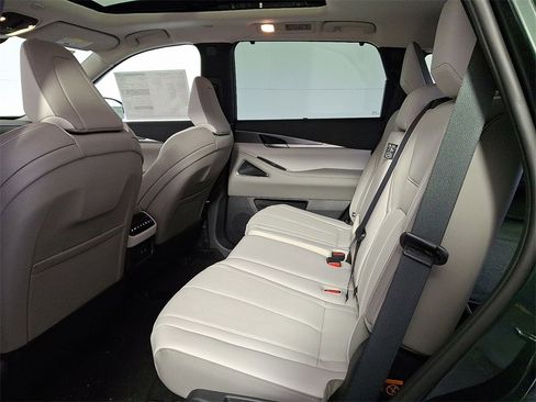 New 2026 INFINITI QX60 Luxe image 11