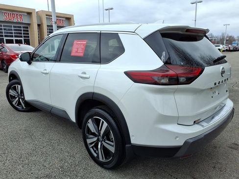 Certified 2024 Nissan Rogue SL w/ SL Premium Package FWD image 18