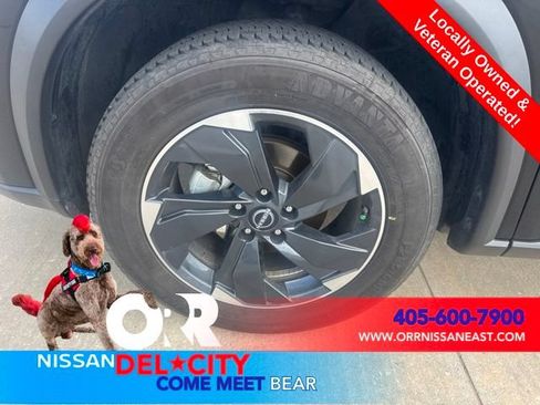 Used 2025 Nissan Rogue SV FWD image 9
