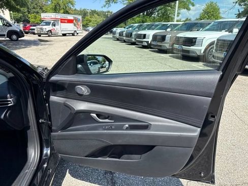 Used 2023 Hyundai Elantra SEL FWD image 34