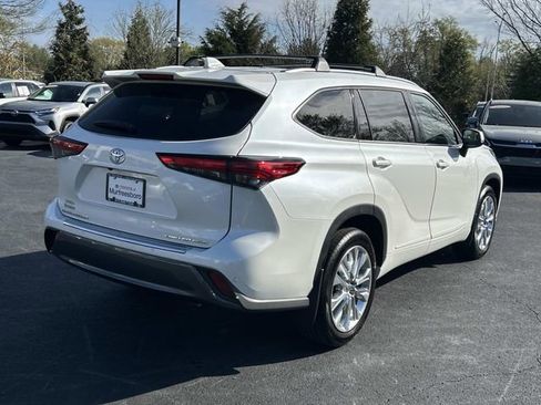 Used 2021 Toyota Highlander Limited image 4